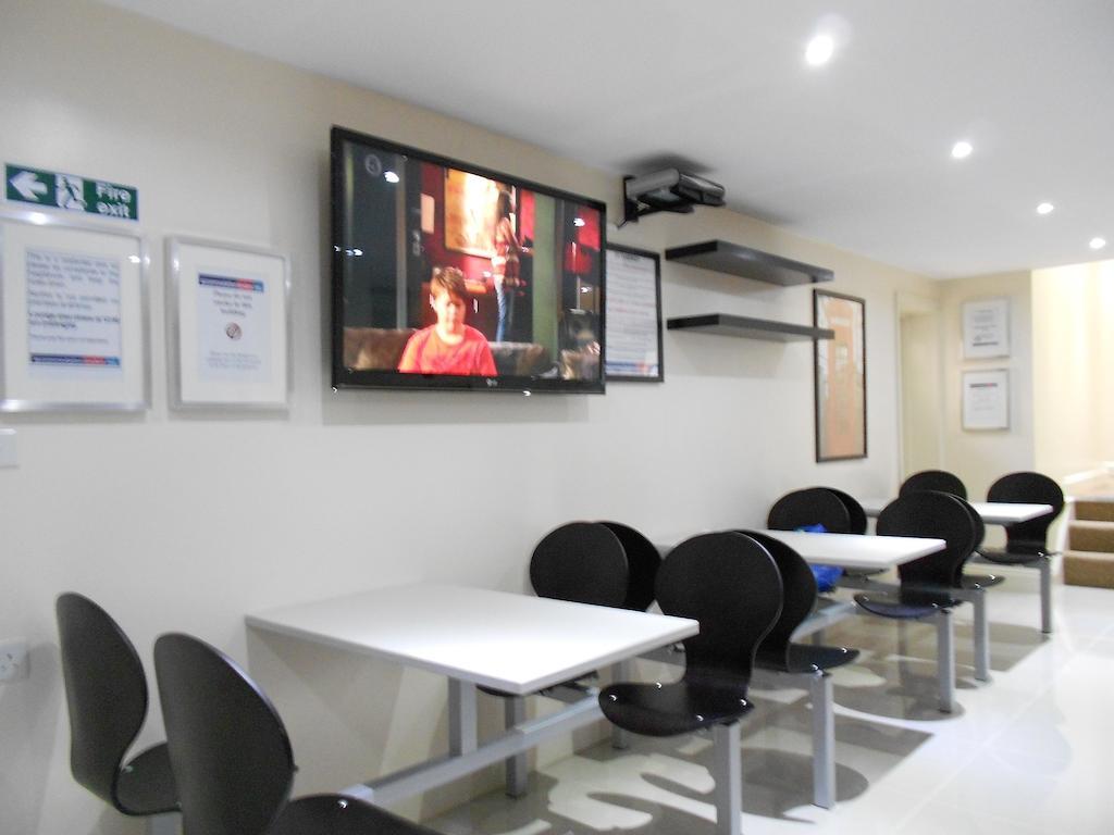 Mapesbury Hostel Лондон Екстериор снимка